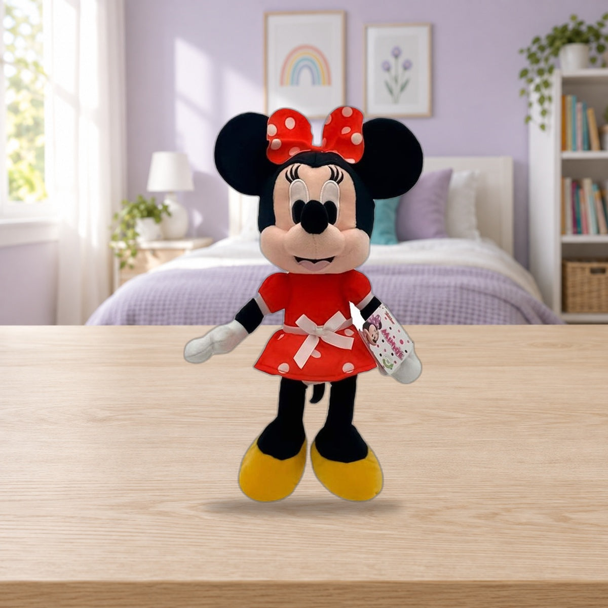 Composición de ambiente con la foto original: Peluche Minnie Mouse – 30 cm