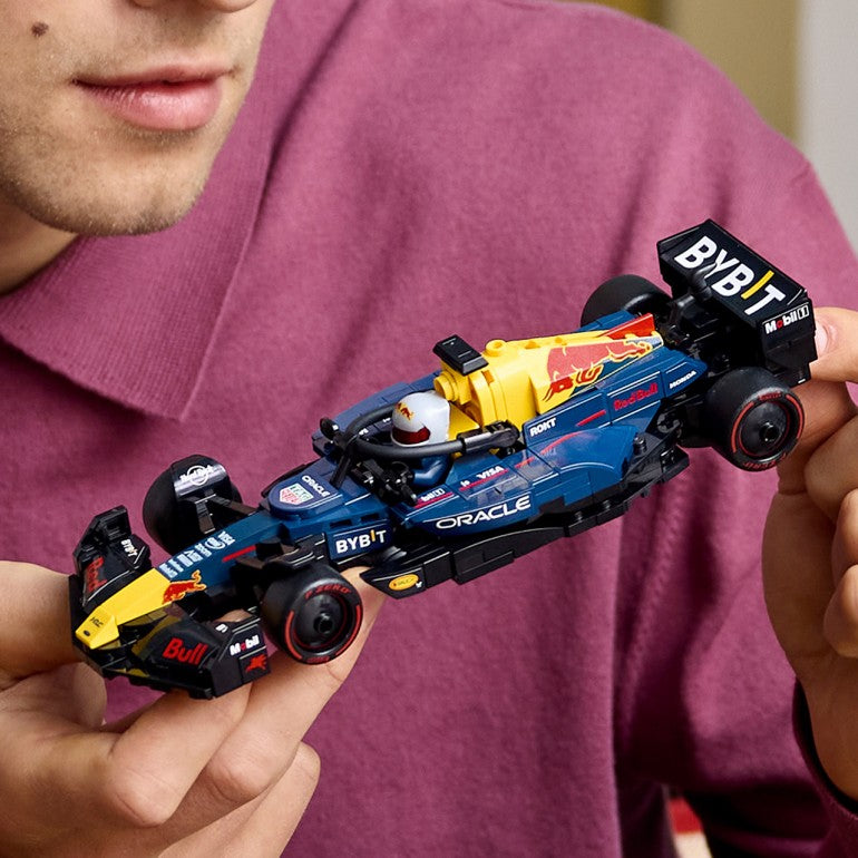 LEGO Speed Champions – Oracle Red Bull Racing RB20 F1 (77243) - en uso