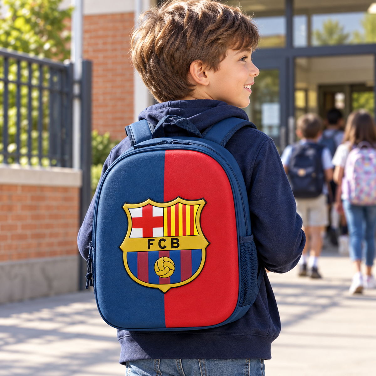 Mochila FC Barcelona 3D – escena ilustrativa de uso generada con IA