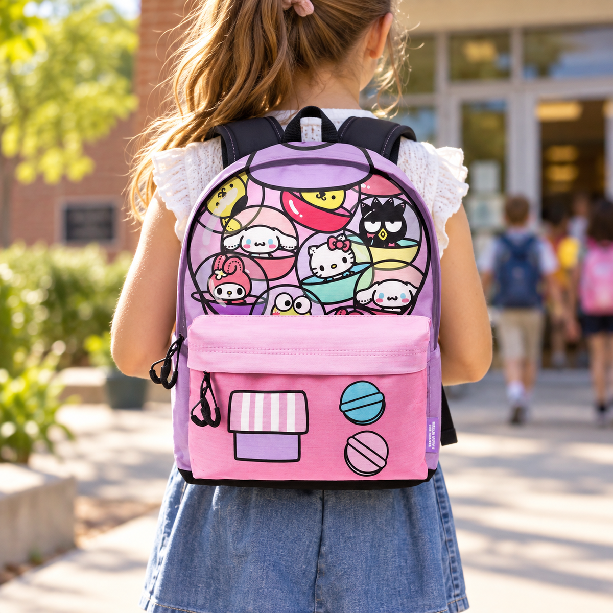 Mochila Hello Kitty de 45 cm: ejemplo de uso — escena ilustrativa generada con IA
