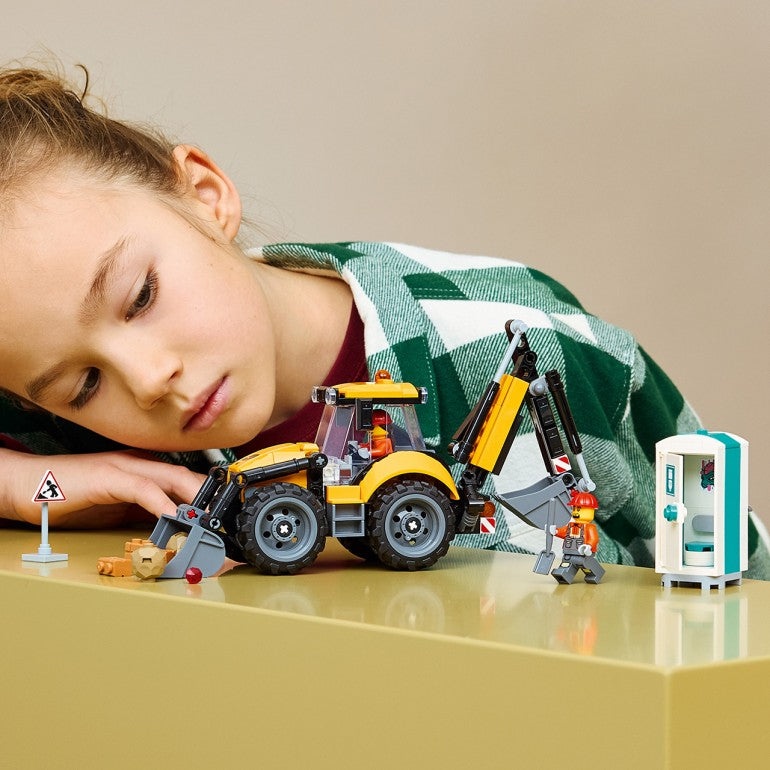 LEGO City – Cargadora retroexcavadora amarilla (60480) - en uso