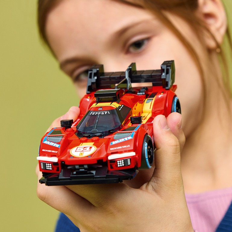 LEGO Speed Champions – Ferrari 499P (77261) - en uso